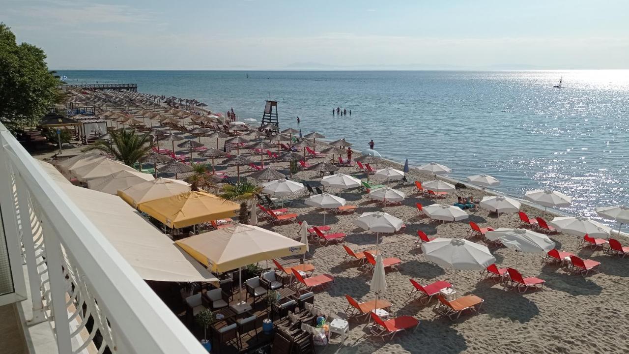Themis Beach Paralía Kültér fotó