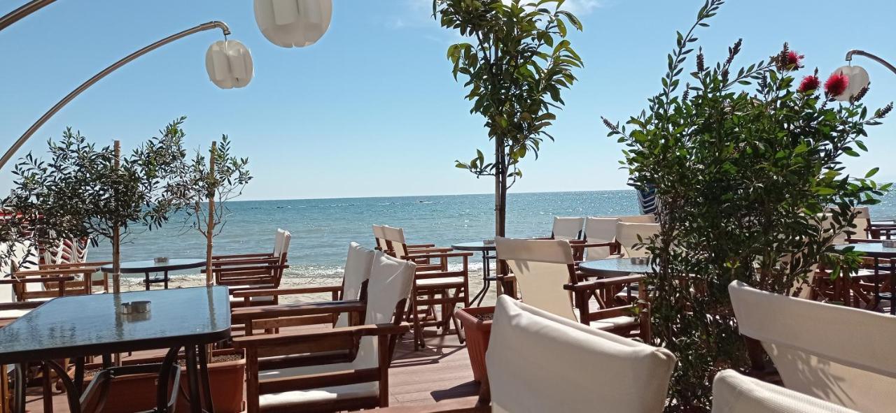 Themis Beach Paralía Kültér fotó