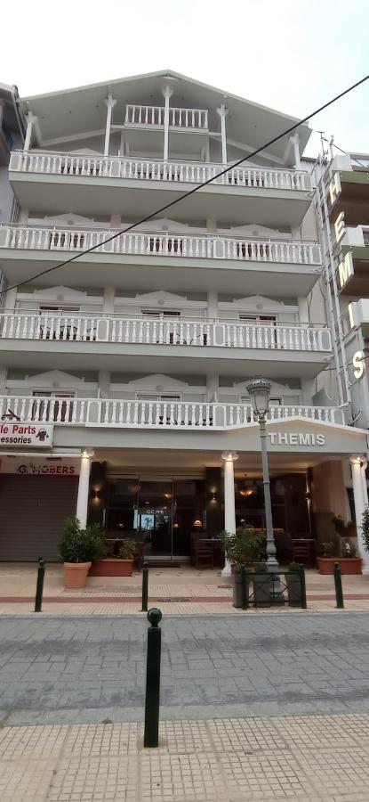 Themis Beach Paralía Kültér fotó